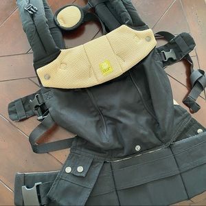 LílléBaby Complete All Seasons Baby Carrier
